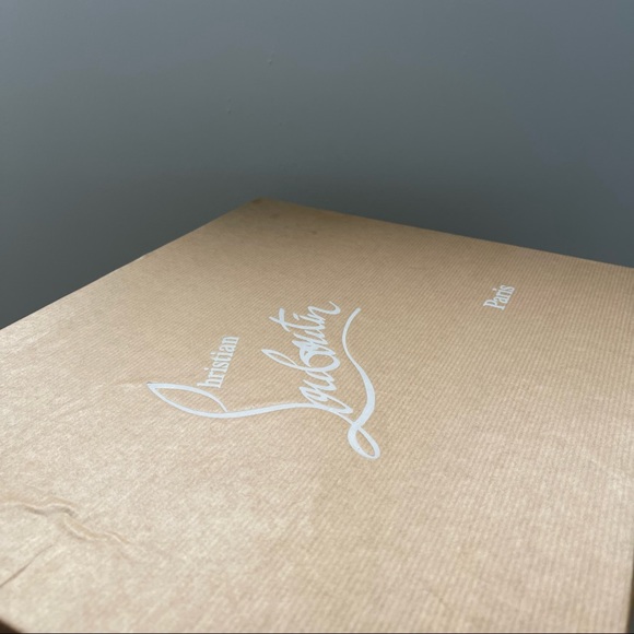 CHRISTIAN LOUBOUTIN
High-Top Sneakers - Picture 9 of 11